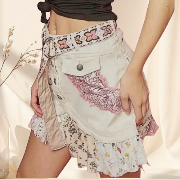 POL Cream Patchwork Ruffle Mini Skirt | Boho Button-Front Lace Skirt - Picture 5 of 7